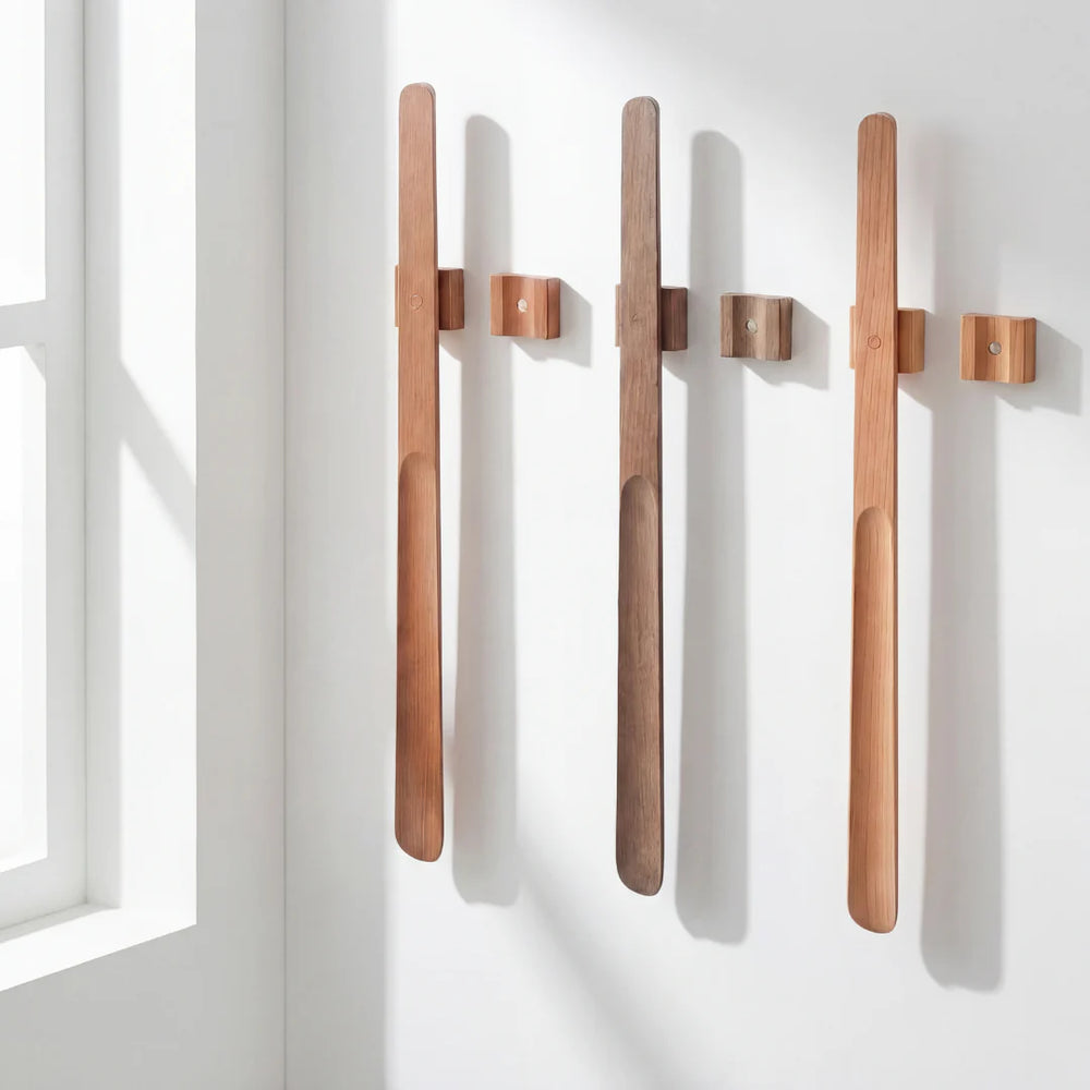 Magnetiskt Skohorn i Massivt Trä – 55 cm